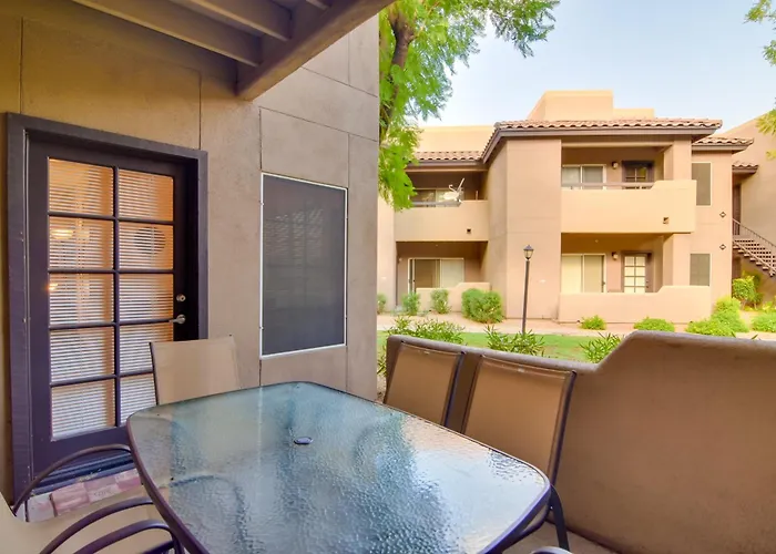 Walkable Gem W/ Pool Access Holiday home Scottsdale
