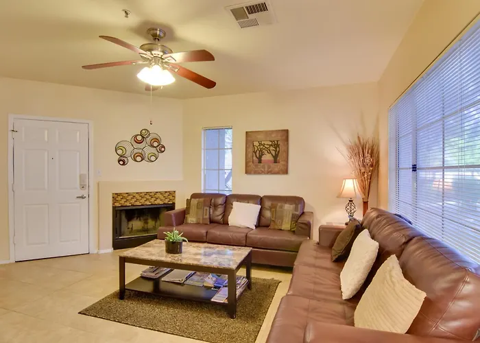 Holiday home Walkable Gem W/ Pool Access